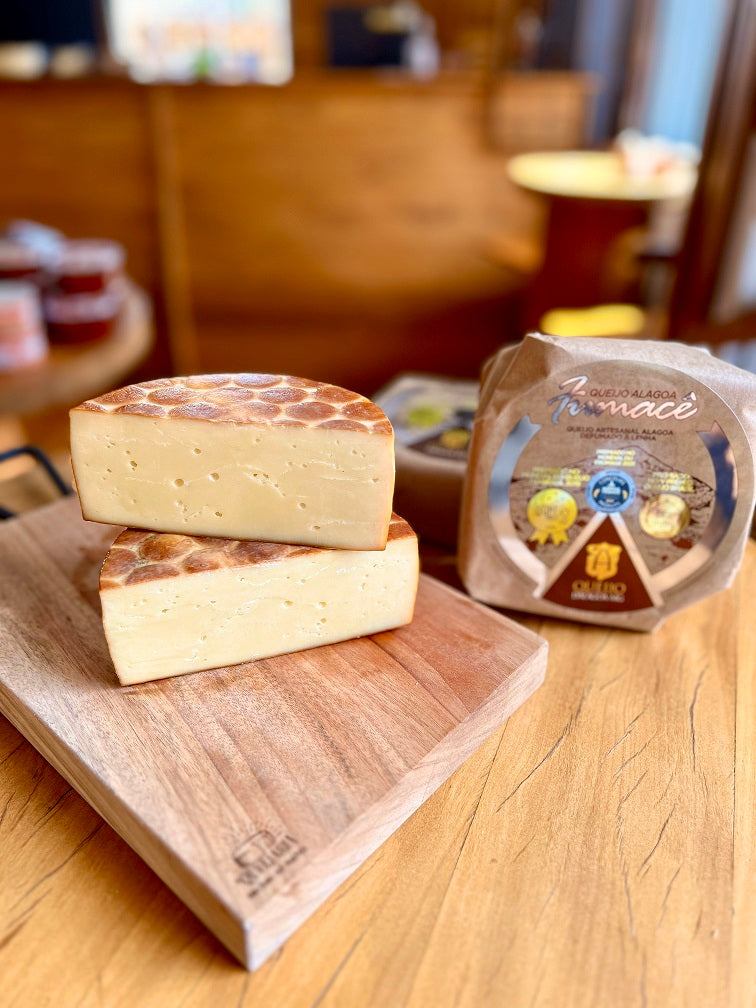 Queijo Artesanal Alagoa Fumacê - Defumado na Lenha - Mantiqueira
