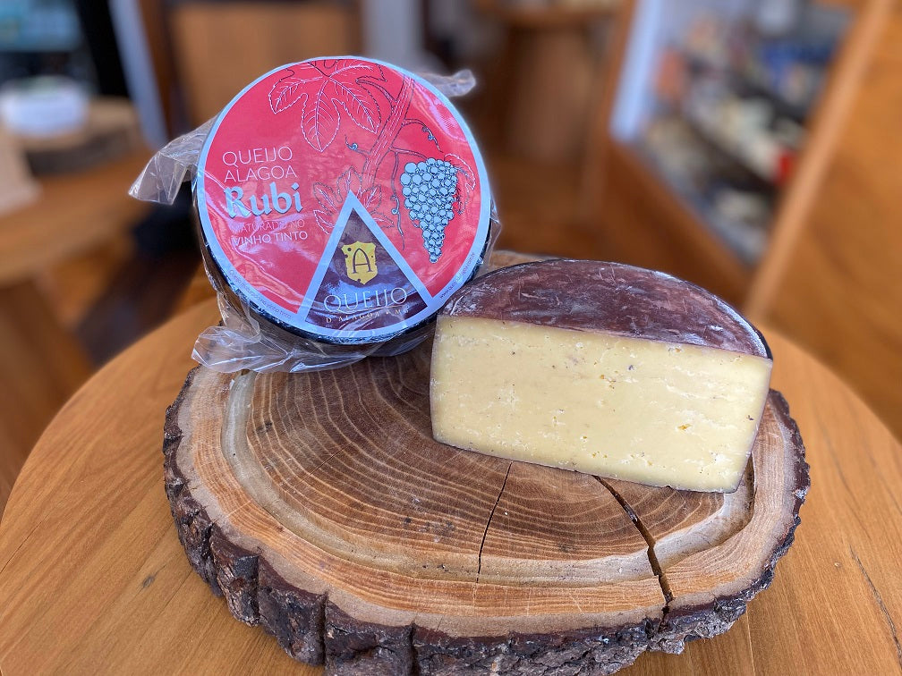 Queijo Artesanal Alagoa Rubi - Maturado no Vinho Tinto - Mantiqueira