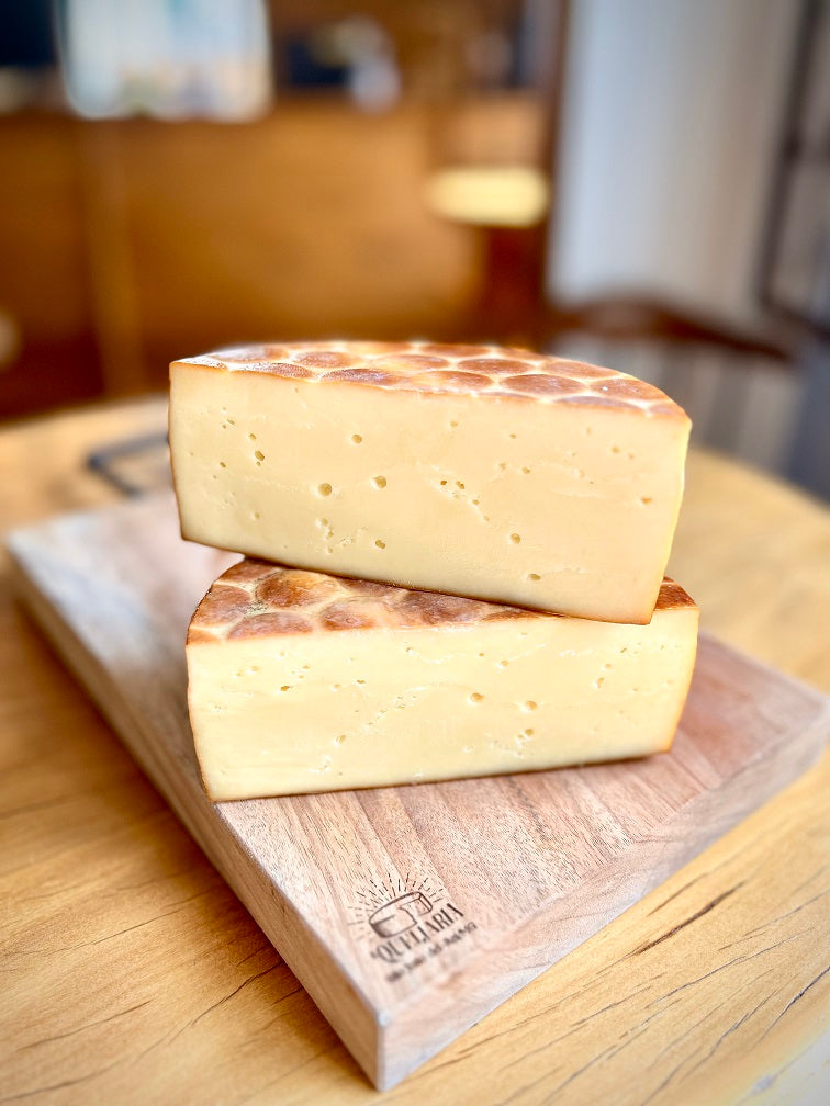 Queijo Artesanal Alagoa Fumacê - Defumado na Lenha - Mantiqueira