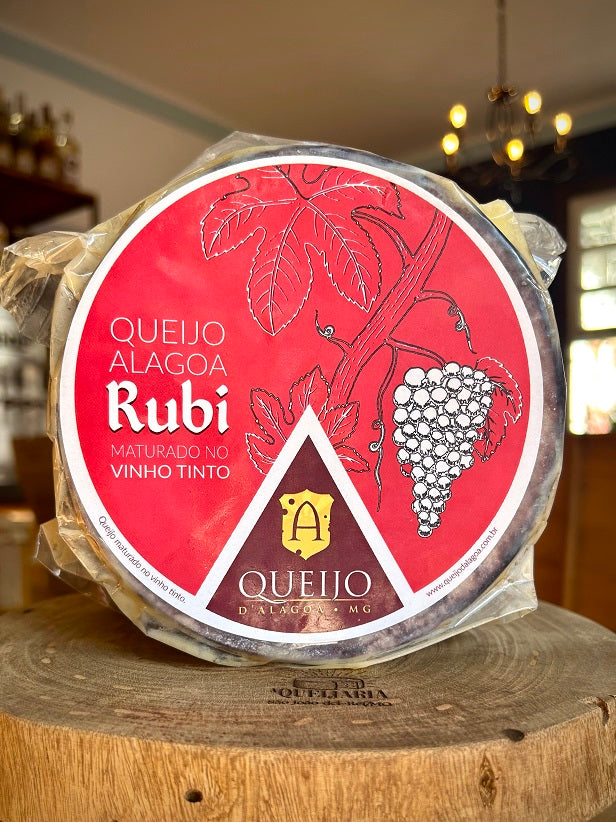 Queijo Artesanal Alagoa Rubi - Maturado no Vinho Tinto - Mantiqueira