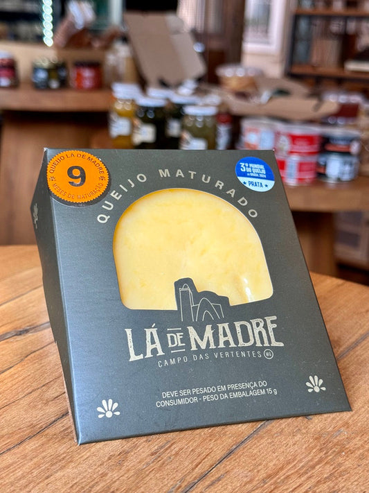Queijo Lá de Madre 9 Meses de Maturação - Fazenda Santa Mônica