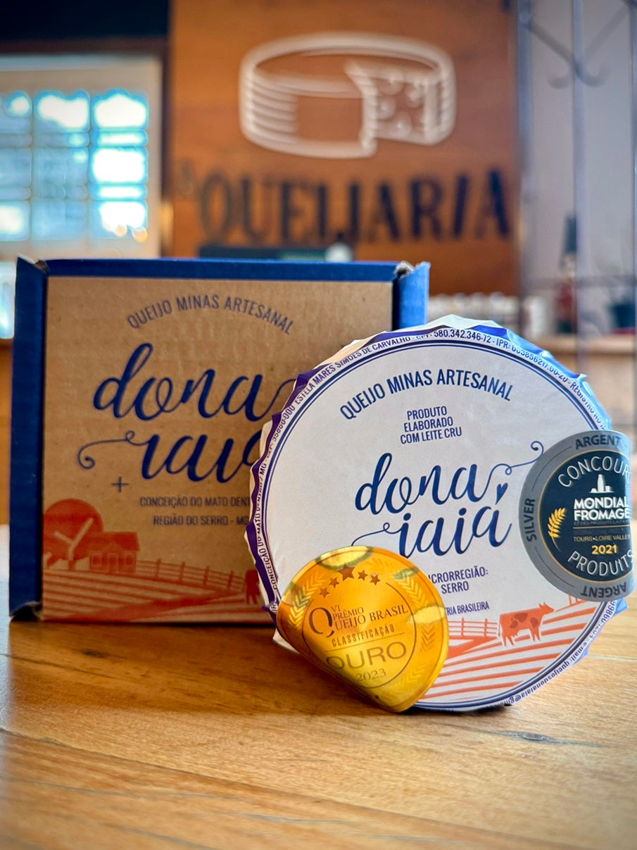 Queijo Minas Artesanal Dona Iaia - Região do Serro