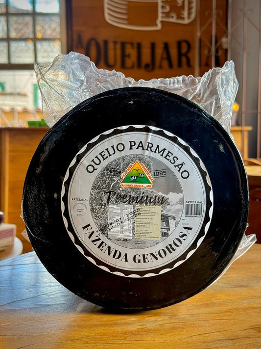 Queijo Parmesão Capa Preta - Quincas Terroir - Fazenda Generosa - 9 meses
